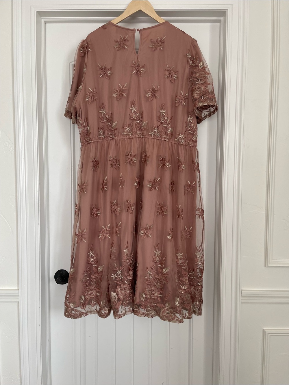 Women’s Embroidered Midi Dress in Dusty Rose